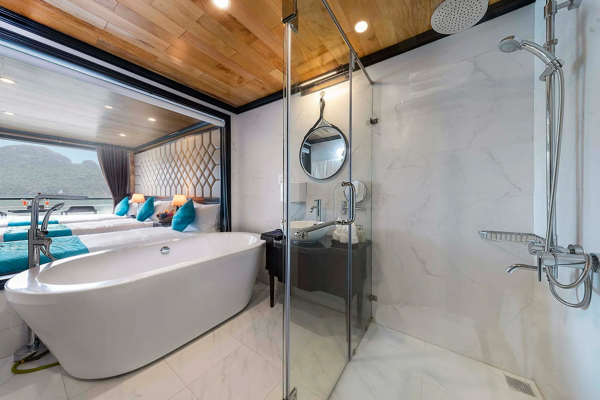 Family Suite Cabin of Serenity Cruises