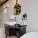 Halong-Serenity-Cruises-Bathroom