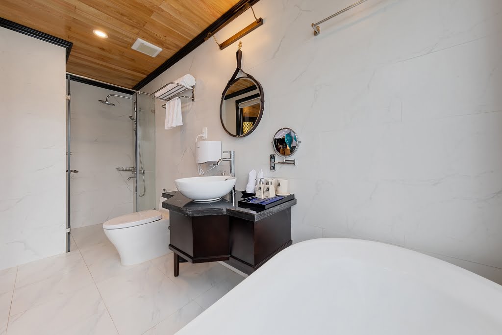 Halong Serenity Cruises Bathroom Halong Serenity Cruises Bathroom
