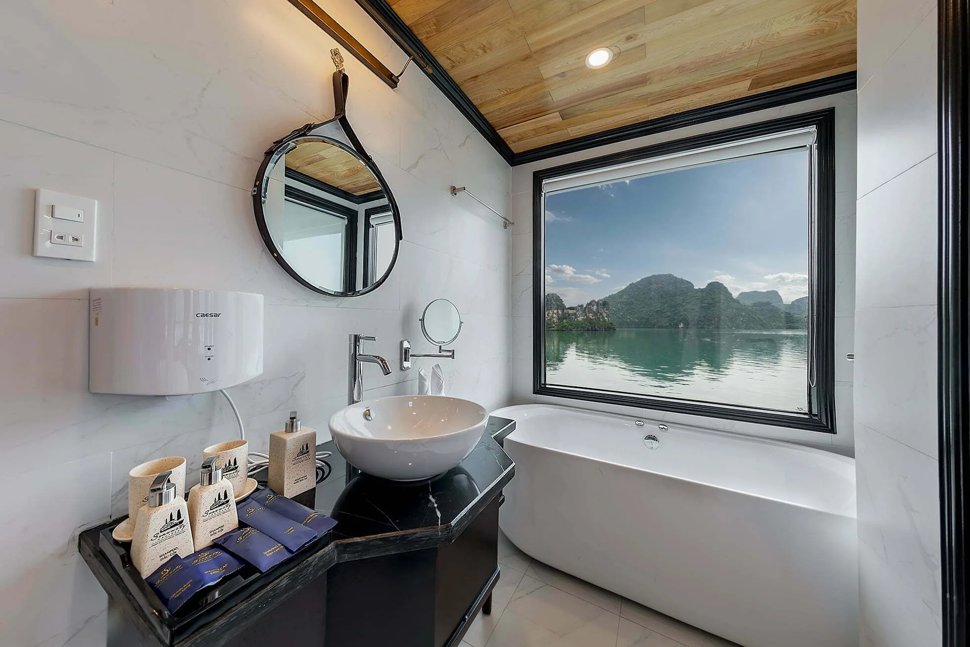 Halong Serenity Cruises Bathroom