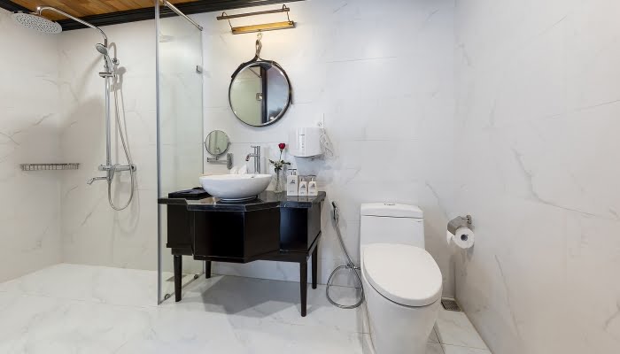 Halong Serenity Cruises Bathroom