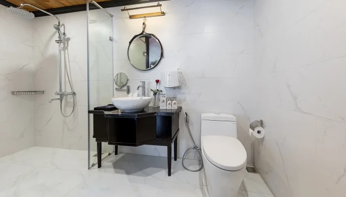 Halong Serenity Cruises Bathroom