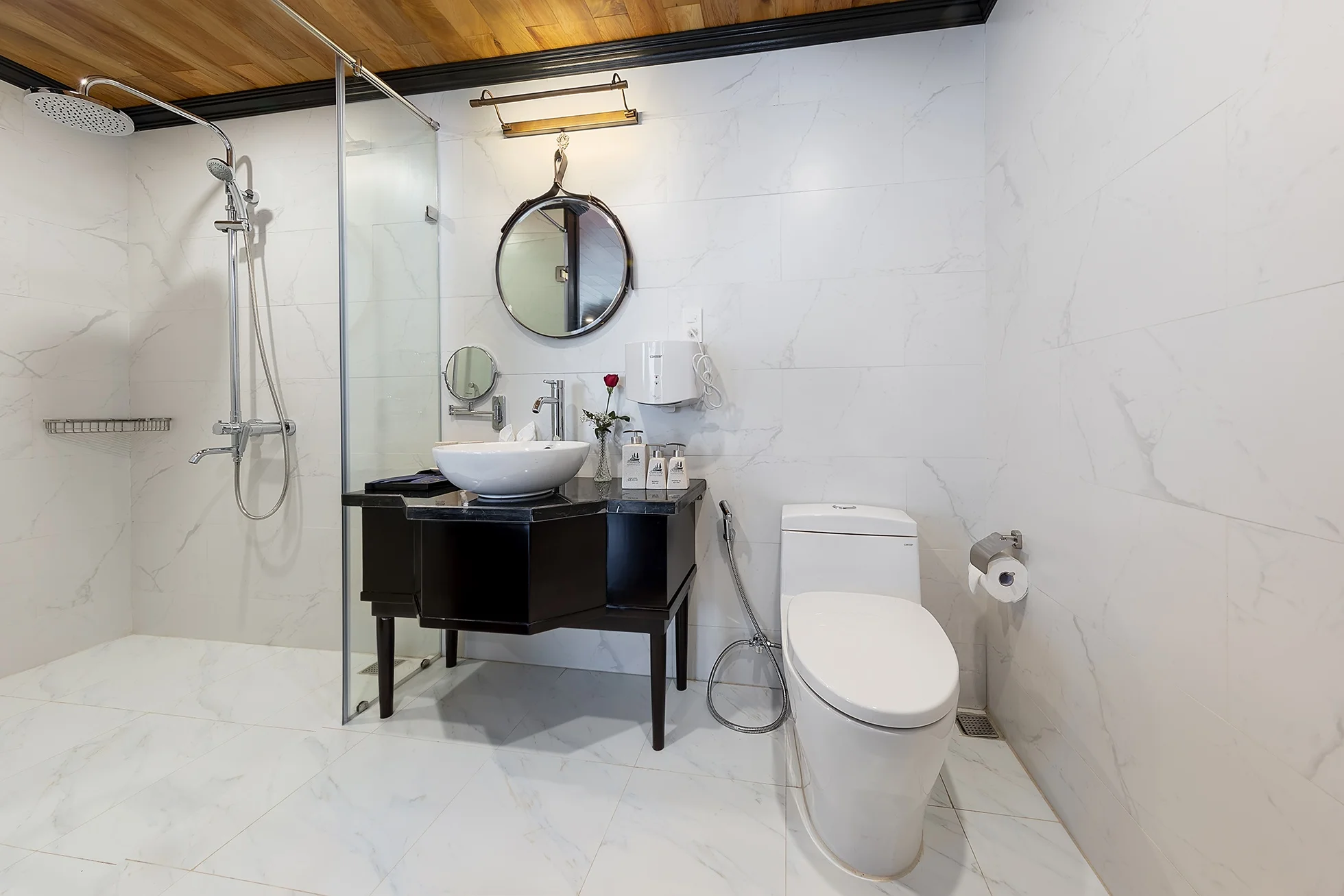 Halong Serenity Cruises Bathroom