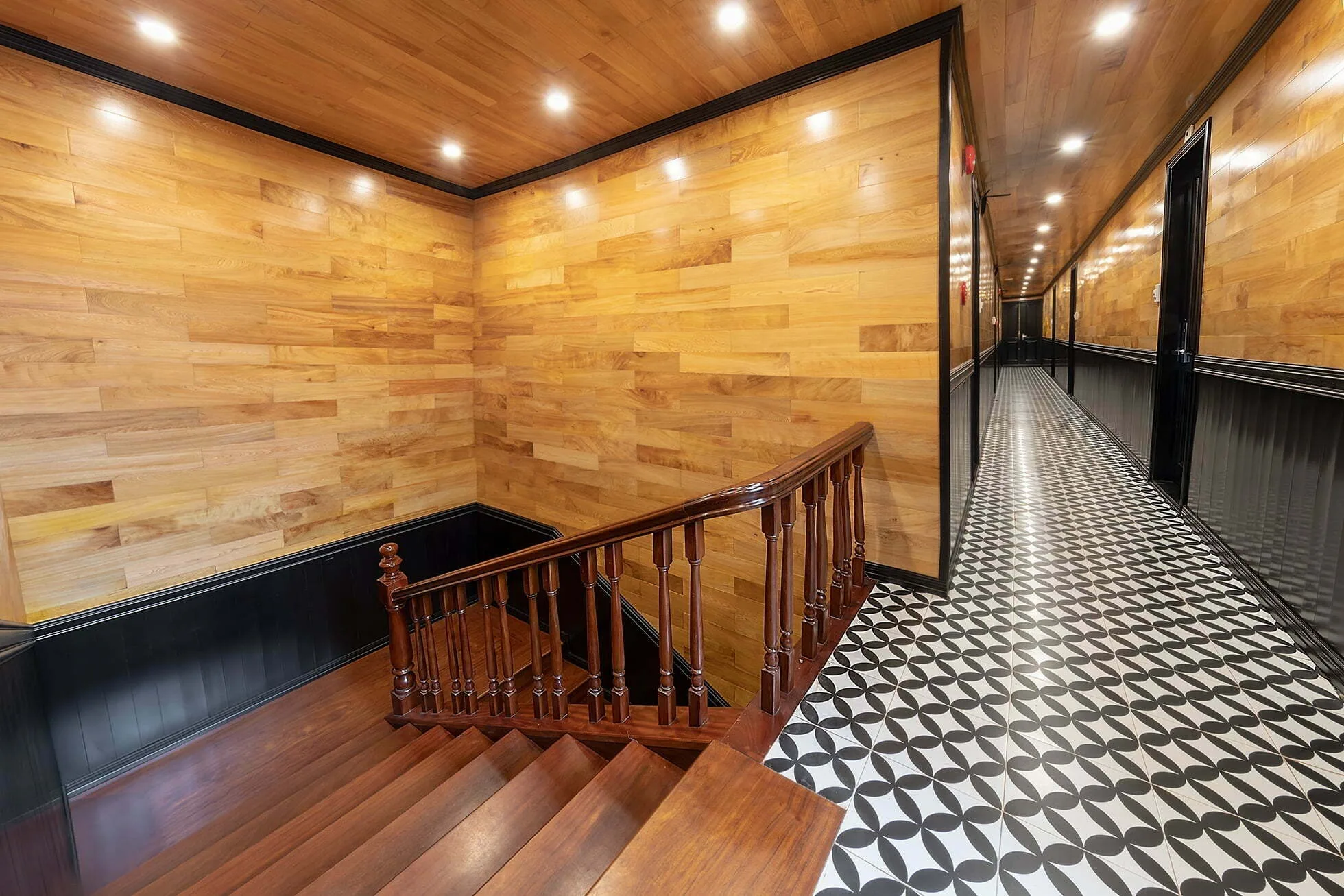 Halong Serenity Cruises hallway