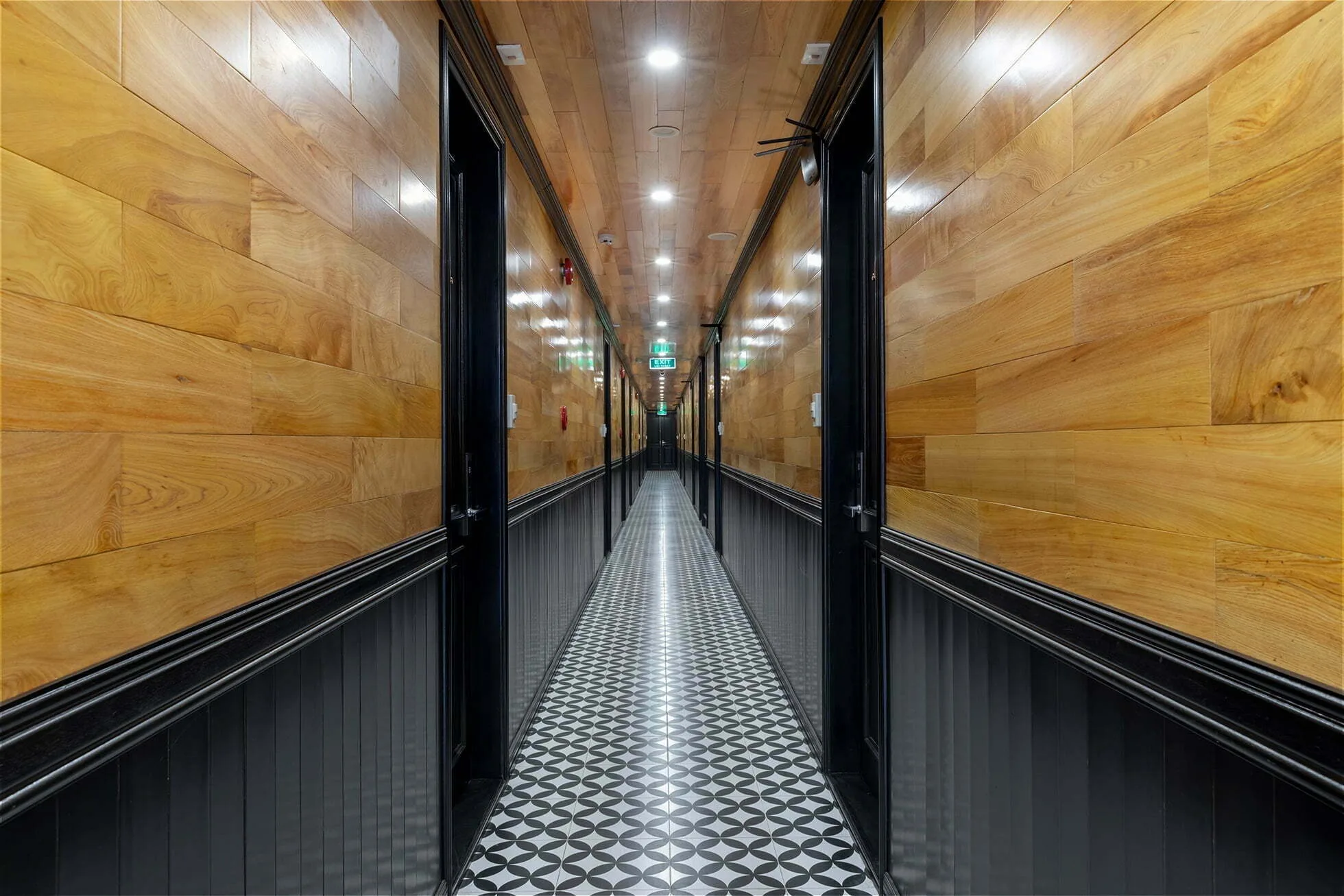 Halong Serenity Cruises hallway