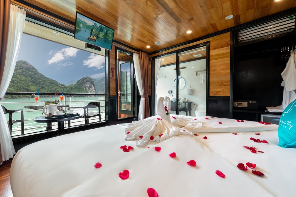 Senior Suite Cabin Halong Serenity Cruises Senior Suite Cabin Halong Serenity Cruises