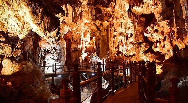 Hang Đầu Gỗ Hạ Long