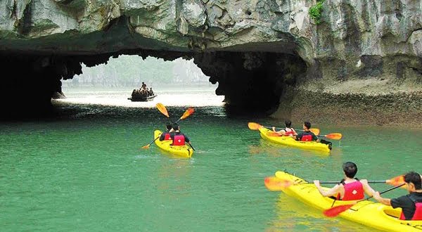 Hang Luồn Hạ Long