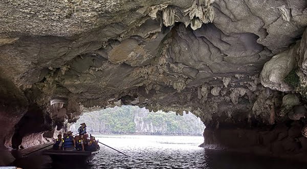 Hang Luồn Hạ Long