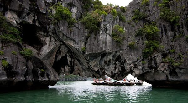 Hang Luồn Hạ Long