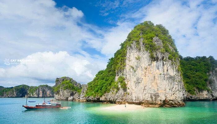 Bãi tắm Ba Trái Đào Vịnh Lan Hạ Bãi tắm Ba Trái Đào Vịnh Lan Hạ