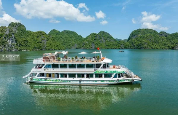 Du thuyền trong ngày Serenity