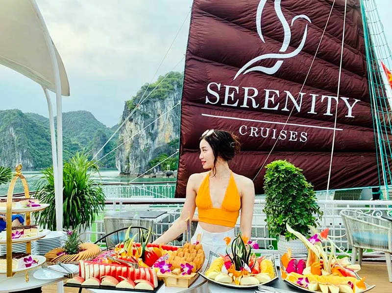 Tiệc Hoàng Hôn trên du thuyền Serenity Premium 2